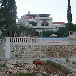 빌라 Luxury Ciovo Sleeps 17, Infinity Pool, Seafront