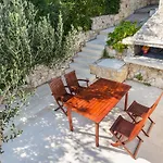 Luxury Ciovo Sleeps 17, Infinity Pool, Seafront Villa *