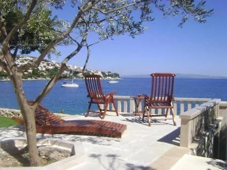 Luxury Villa Ciovo Sleeps 17, Infinity Pool, Seafront *