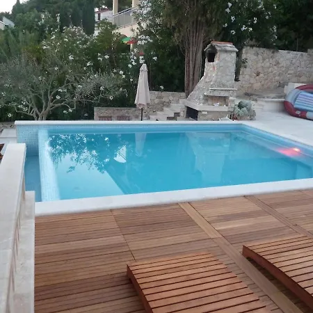 Luxury Villa Ciovo Sleeps 17, Infinity Pool, Seafront *