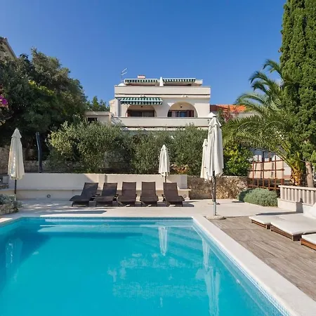 Luxury Villa Ciovo Sleeps 17, Infinity Pool, Seafront Trogir