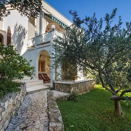 Luxury Villa Ciovo Sleeps 17, Infinity Pool, Seafront Trogir