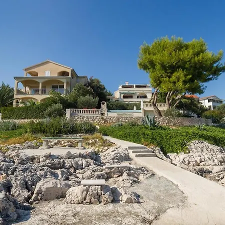 Luxury Villa Ciovo Sleeps 17, Infinity Pool, Seafront Trogir