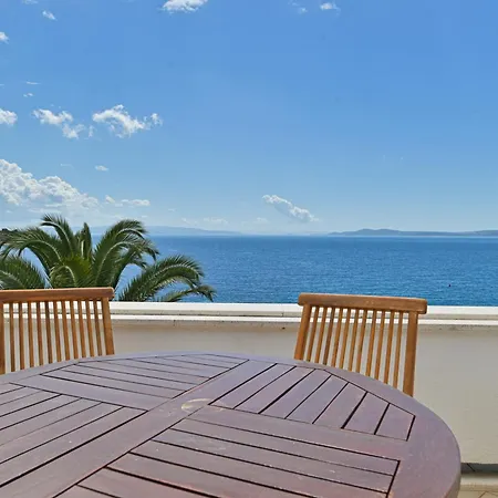 Luxury Ciovo Sleeps 17, Infinity Pool, Seafront 别墅 *