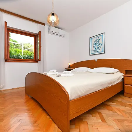 别墅 Luxury Ciovo Sleeps 17, Infinity Pool, Seafront