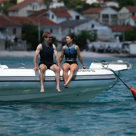 Willa Luxury Ciovo Sleeps 17, Infinity Pool, Seafront Trogir
